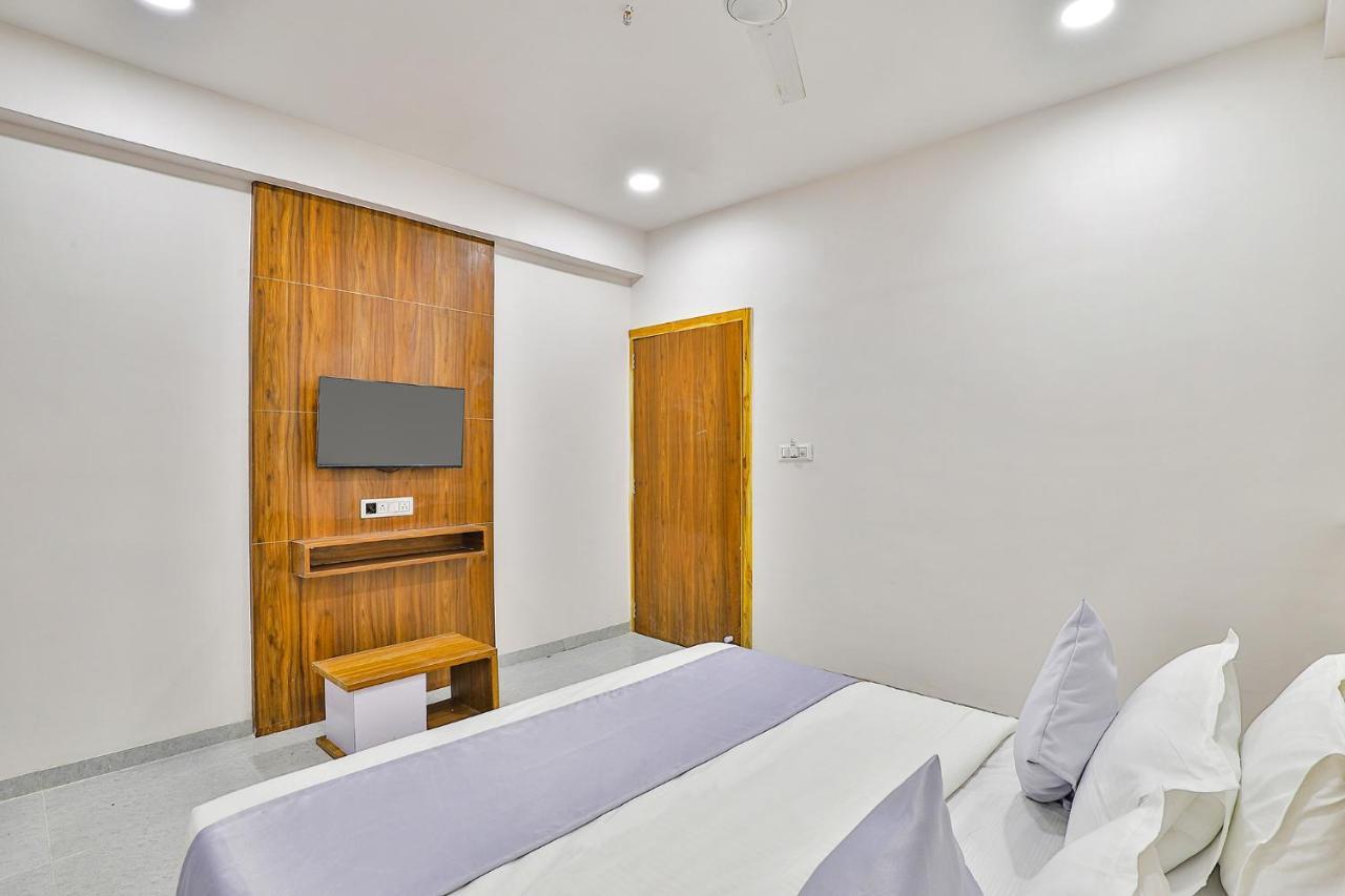 Fabhotel Parkland A Αχμπανταμπάντ Εξωτερικό φωτογραφία