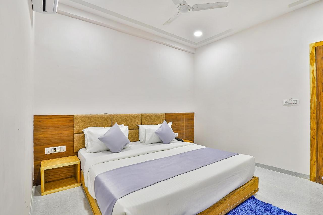 Fabhotel Parkland A Αχμπανταμπάντ Εξωτερικό φωτογραφία