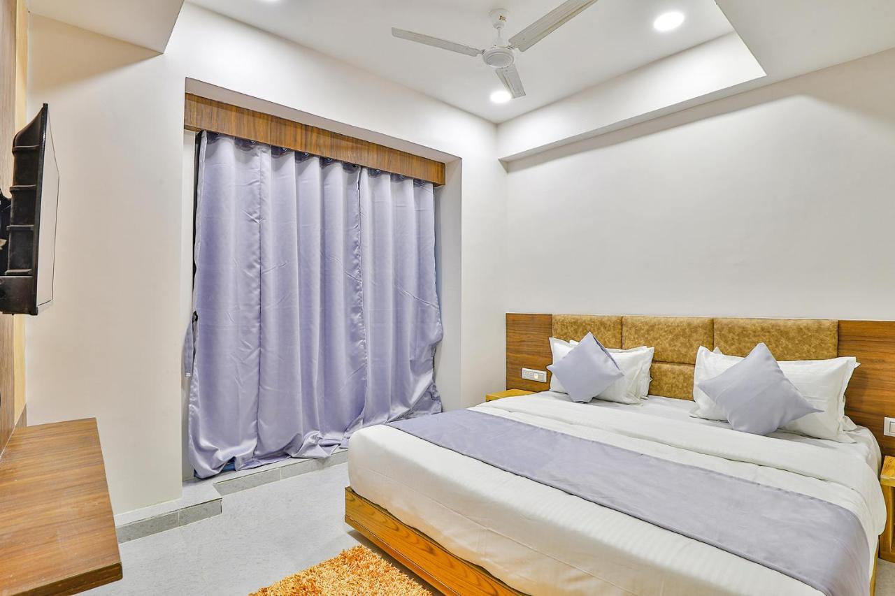 Fabhotel Parkland A Αχμπανταμπάντ Εξωτερικό φωτογραφία